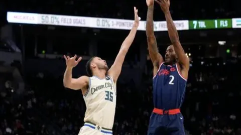 武汉三镇中超两轮空手而归：提速阵容优化，提升攻击力。